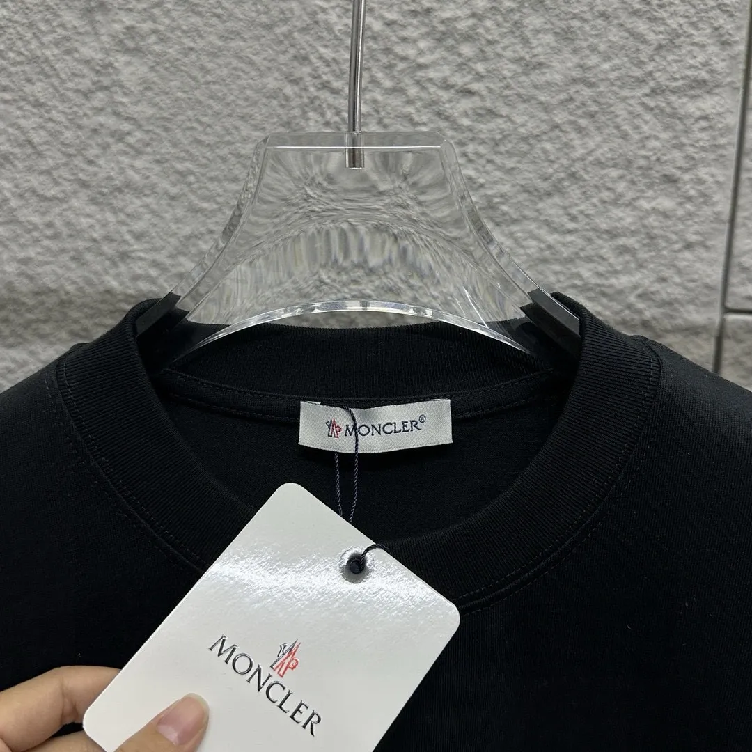 Moncle* *2025 New Arrival Classic T Same Style ：Black White Size： S （90-130 ） M （120-150 ） L （140-165 ） XL （160-180 ） XXL （180-210 ）